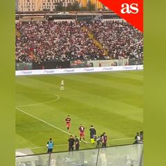 Marcelo Salas se va de la cancha después de anotarle un gol a Colo Colo y esto ocurre