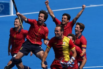 La Selección masculina derrota a la vigente campeona y primera del mundo, Bélgica, en un tramo final épico, con goles de Basterra, Reyné y Miralles.