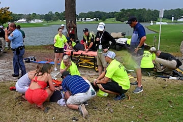 Una tormenta eléctrica paró el juego en el East Lake Golf Club de Atlanta, el campo en el que se disputa el Tour Championship, la final de la millonaria FedEx Cup. Un rayo cayó sobre un árbol, que se incendió y provocó que varios espectadores resultaran heridos. Varias ambulancias se dirigieron al lugar del suceso, aunque, según la NBC, no correrían peligro las vidas de ninguno de los afectados. 