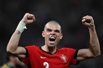 Portugal's defender #03 Pepe celebrates on the pitch after the UEFA Euro 2024 Group F football match between Portugal and the Czech Republic at the Leipzig Stadium in Leipzig on June 18, 2024. (Photo by PATRICIA DE MELO MOREIRA / AFP)