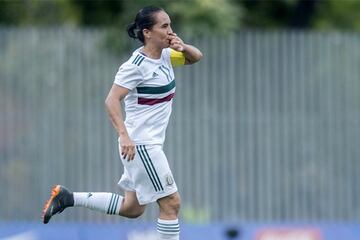 
Edad: 31 años





Action photo of the semifinal of the Women's Soccer Mexico vs Venezuela from the Estadio Moderno in Barranquilla, Colombia.



IN THE PHOTO:

