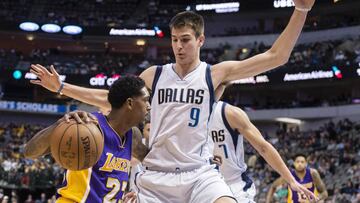 Nicol&aacute;s Brussino, nuevo jugador del Iberostar Tenerife, durante su etapa con los Dallas Mavericks.