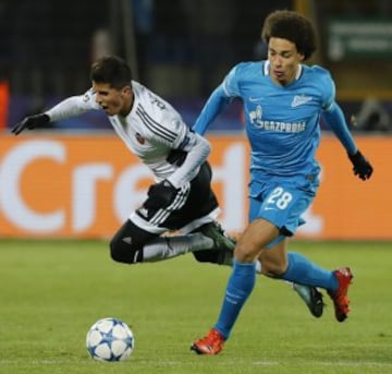 Joao Cancelo y Axel Witsel.