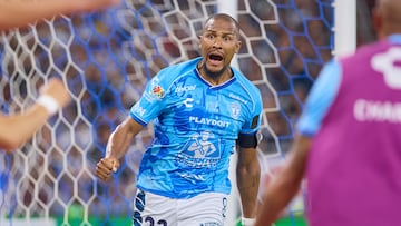 Salomon Rondon celebrates his goal 1-2 of Pachuca during the Play-In round match between Monterrey and Pachuca as part of the Liga BBVA MX, Torneo Clausura 2025 at BBVA Bancomer Stadium on April 27, 2025 in Monterrey, Nuevo Leon, Mexico.