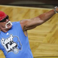 El “día más importante” de la vida de Hulk Hogan: se bautiza a los 70 años