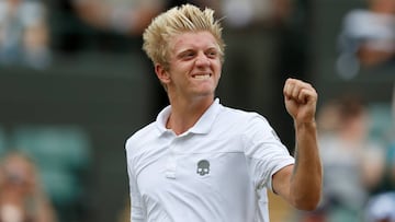 Alejandro Davidovich Fokina celebra su victoria en el torneo junior de Wimbledon.