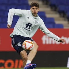 Pau Torres ya es el defensa más goleador de la historia en el Villarreal