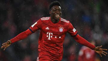 El juvenil canadiense se convirtió en uno de los favoritos de la afición, tanto que los hinchas votaron para que fuera el Jugador del Mes por encima de Lewandowski.