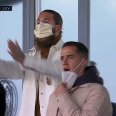 Ramos y Lucas Vázquez estallan en la grada con el penalti a Clerc