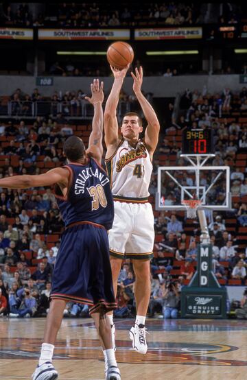 Debut: 31 de octubre del 2000 (SuperSonics 88 - Grizzlies 94) | Equipos: Seattle, Boston