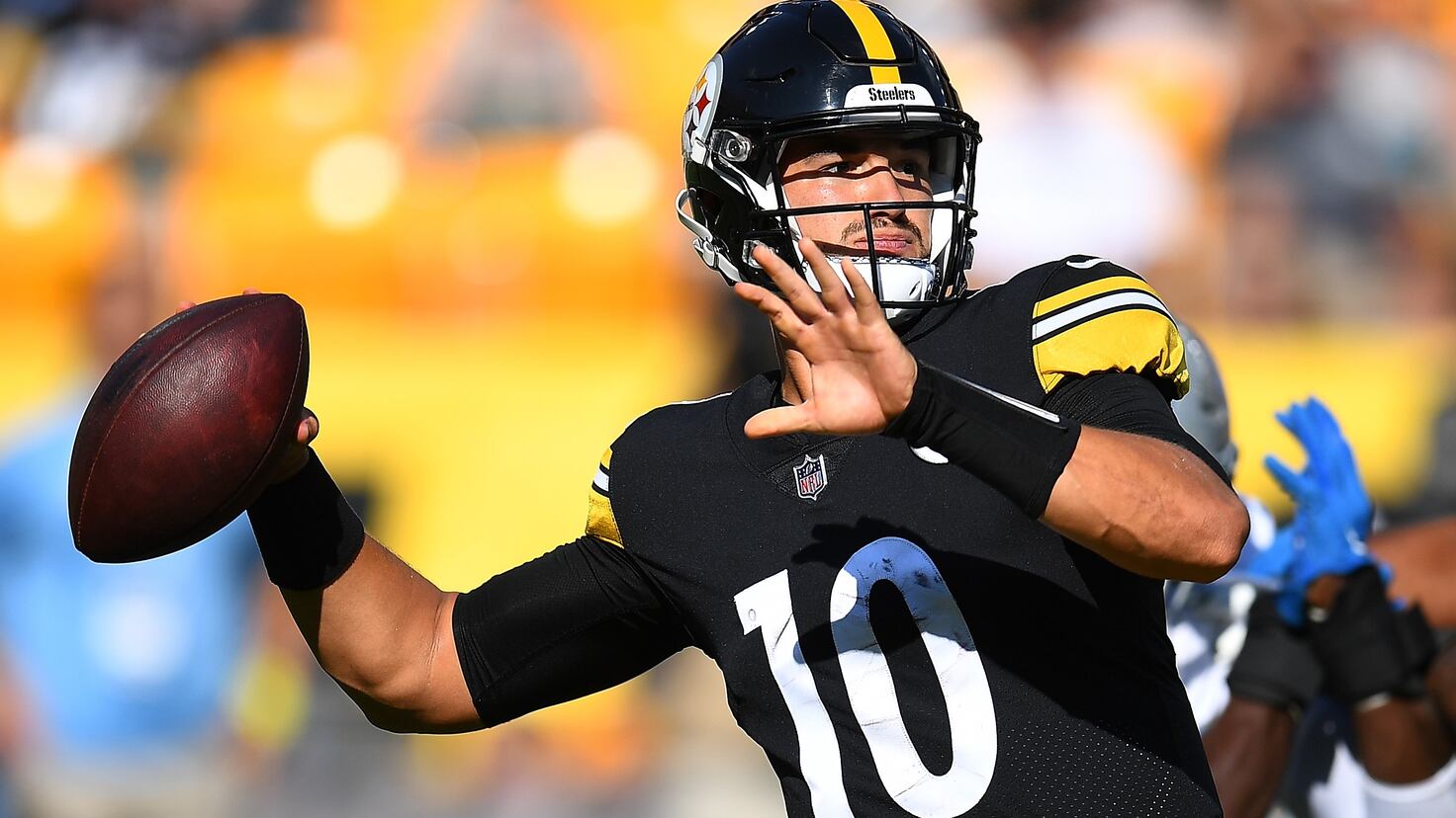 Which NFL starting quarterbacks are favorites to be benched? AS USA