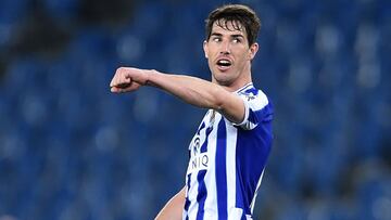 Aritz Elustondo celebra el primer gol de la Real Sociedad.