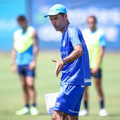 Pasó por la U, Racing y Vélez: esta es la historia del técnico chileno que hoy está en Gremio