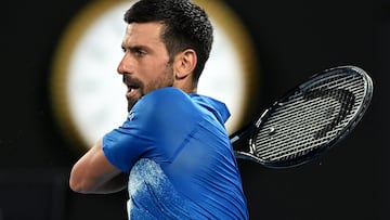 Novak Djokovic, contra Jaime Faria en el Open de Australia.