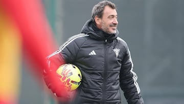 Jesús Galván, entrenador del Mirandés.