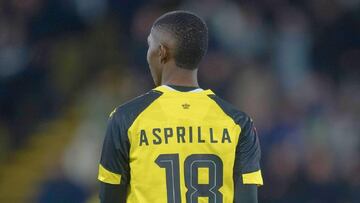 Yaser Asprilla sigue sin encontrar equipo y podría mantenerse en Watford esta temporada.