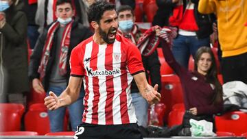 Ra&uacute;l Garc&iacute;a celebra su gol al Granada.