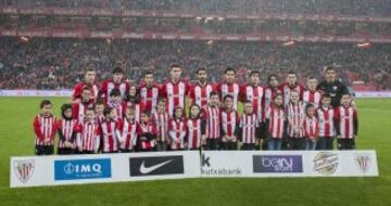 Partido Athletic de Bilbao-Derpotivo de La Coruña. Once del Athletic de Bilbao. De pie: De Marcos, San José, Susaeta, Laporte, Raúl García, Etxeita, Iñigo Lekue, Beñat, Aduriz, Muniain e Iraizoz.