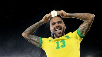 Guiño de Dani Alves al Sevilla