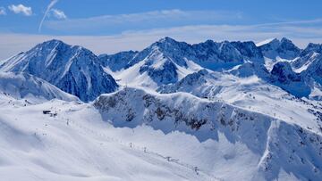 Las monta&ntilde;as de la estaci&oacute;n de esqu&iacute; de Baqueira Beret (Val d&#039;Aran, Catalunya, Espa&ntilde;a), completamente nevadas. 