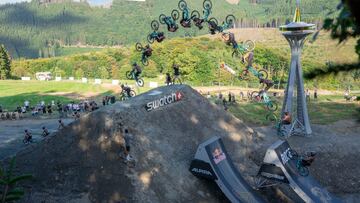 Front Flip Cliffhanger, Bienvenido Aguado en Green Hill Bikepark, Alemania, en agosto del 2023. 