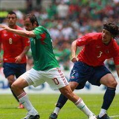 Chile busca un triunfo que no logra hace 45 años en México