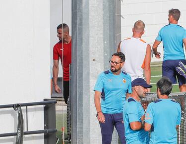 Bordal¨¢s ya los exprime en 'la rampa' de Valdano
