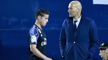 James camina detr&aacute;s de Zidane en Legan&eacute;s.