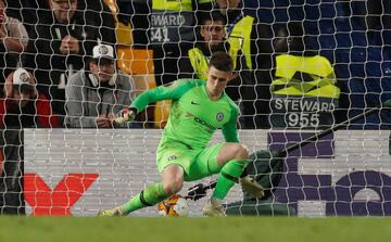 Chelsea eliminó desde los penales a Frankfurt tras empatar 1-1 (Global: 2-2) y se medirá en la final al Arsenal que hizo lo propio con Valencia.  