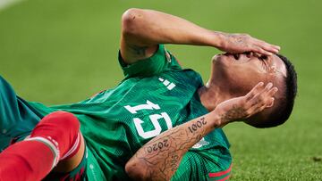 Uriel Antuna recibe dura patada de jugador de Jamaica y no fue expulsado
