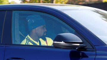 Serge Aurier sale del entrenamiento del Tottenham.