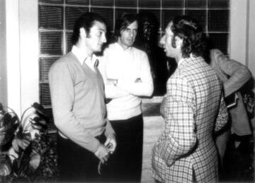 César Luis Menotti, entre Hugo Peña y Carlos Bilardo.