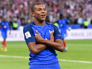 Kylian Mbappé fue la gran figura del PSG y se ha convertido en una de las grandes joyas que debemos seguir en la Copa del Mundo de Rusia 2018.