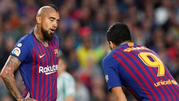 Arturo Vidal se lamenta. Su aporte no le alcanz&oacute; al Barcelona. 