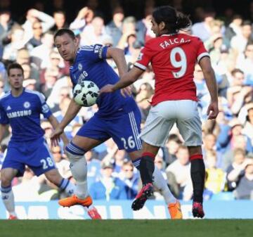 El defensa central y capitán del Chelsea, fue uno de los que dio el aval para que Falcao llegará al equipo 'blue'. Terry afirmó que fue uno de los delanteros más difíciles de marcar en la temporada. 