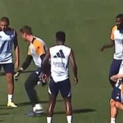 Mbappé leaves Courtois on the floor with mesmerizing heel flick at Real Madrid training