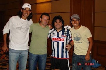 Se fue al extremo y se enfundó también en los colores de Rayados de Monterrey. Sebastián Abreu, Leandro Gracián y Sergio Verdirame en la foto