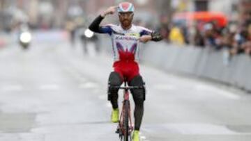 Lucas Paolini celebra la victoria en Wevelgem.