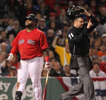 El 'Panda' llegó a Boston proveniente de los Giants en el 2015, con jugoso contrato, y dejó números muy pobres (.245 / 10 JR / 47 CI en 126 juegos). Para el 2016, Sandoval llegó con varios kilos de sobrepeso, no se vio bien durante el Spring Training y apenas participó en 3 encuentros antes de lesionarse en la temporada regular. La organización espera que el 2017 sea completamente diferente...