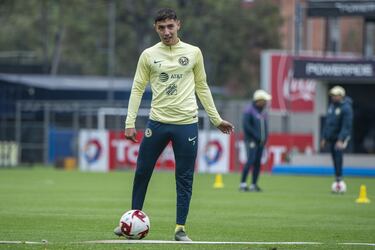 Club procedente: Villarreal (España) | Club al que llegó: América