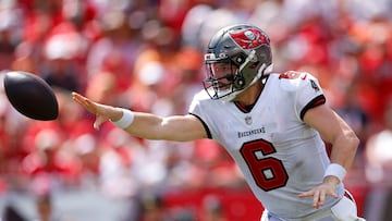 TAMPA, FLORIDA - SEPTEMBER 17: Baker Mayfield #6 of the Tampa Bay Buccaneers pitches the ball during the third quarter against the Chicago Bears at Raymond James Stadium on September 17, 2023 in Tampa, Florida.   Mike Ehrmann/Getty Images/AFP (Photo by Mike Ehrmann / GETTY IMAGES NORTH AMERICA / Getty Images via AFP)