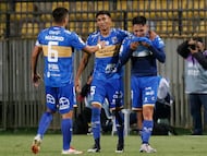 Futbol, Everton vs Union La Calera.
Fecha 5, fase de grupos, Copa Chile 2025.
El jugador de Everton Joan Cruz, derecha, celebra con sus companeros tras marcar un gol contra Union La Calera durante un partido del grupo D de la Copa Chile disputado en el estadio Sausalito de Vina del Mar, Chile.
04/04/2025
Sebastian Cisternas/Photosport
Football, Everton vs Union La Calera.
5th turn, group phase, 2025 Copa Chile Championship.
Everton’s player Joan Cruz, right, celebrates with teammates scoring against Union La Calera during a group D match of the Copa Chile Championship at the Sausalito stadium in Vina del Mar, Chile.
04/04/2025
Sebastian Cisternas/Photosport