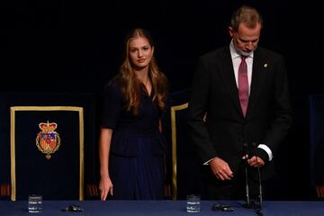 El Rey Felipe VI y la Princesa Leonor en el Teatro Campoamor.