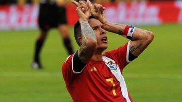 Blas Pérez celebra un gol ante Bolivia.