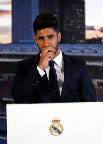 Tears of joy: the best images from Asensio's presentation