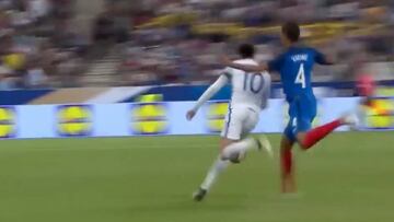 El VAR no acaba con el lío: así fue la expulsión de Varane