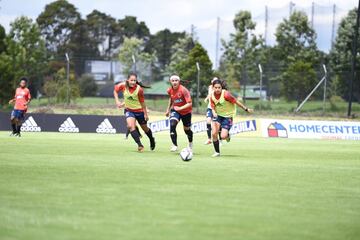 Las dirigidas por Carlos Paniagua iniciaron sus entrenamientos en la Sede Deportiva de la Federación Colombiana de Fútbol en Bogotá.