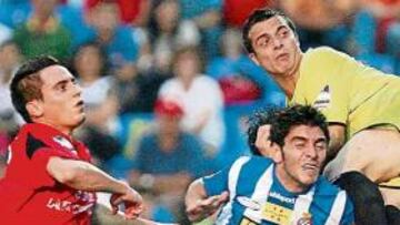 <b>A POR TODAS. </b>Jonathan Soriano buscó el gol con insistencia y lo logró. El canterano lideró a un Espanyol que goleó al Santboià.