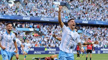 Roberto, celebrando uno de sus goles al Celta en el playoff de ascenso a Segunda.