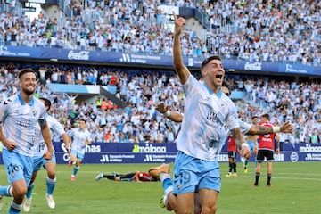 Roberto, el goleador del Málaga, está apercibido de sanción.